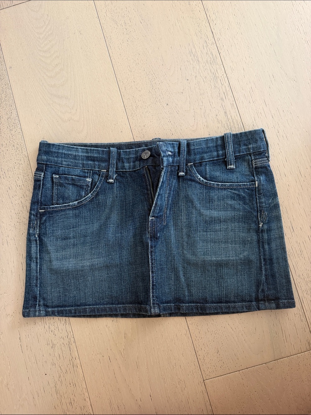 Citizens of Humanity- Women’s Dark Blue Denim Mini Skirt, size 28